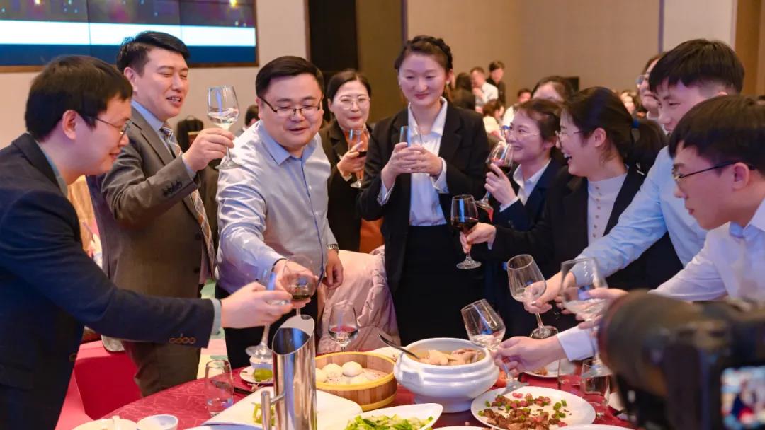 青衿之志 履践致远｜不朽情缘二〇二一年终盛典圆满落幕-企业新闻-不朽情缘